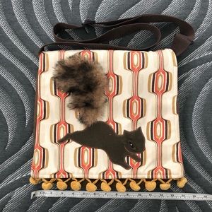 Medium cross body messenger bag